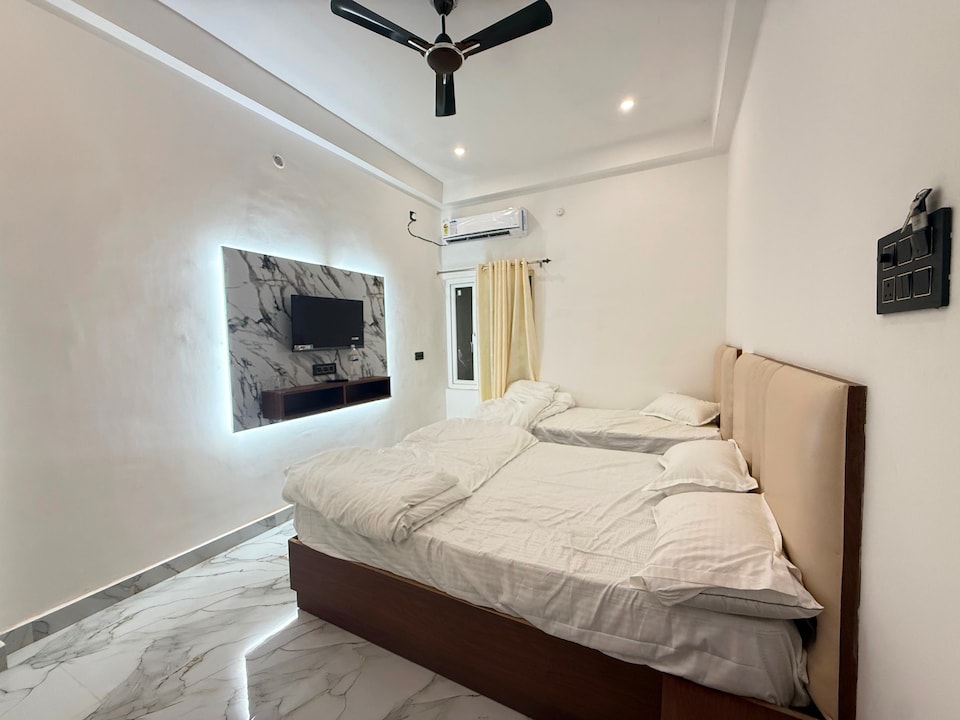 Hotel O Aroma Stay , Lanka, Varanasi