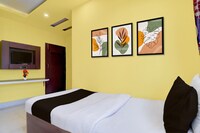 Hotel O Chittaranjan Bus Stand Formerly Khalsa Lodge