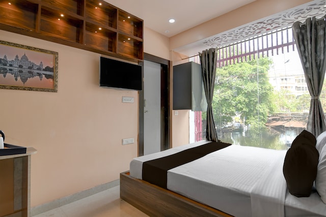 Collection O Park Street Road Formerly SR Royale