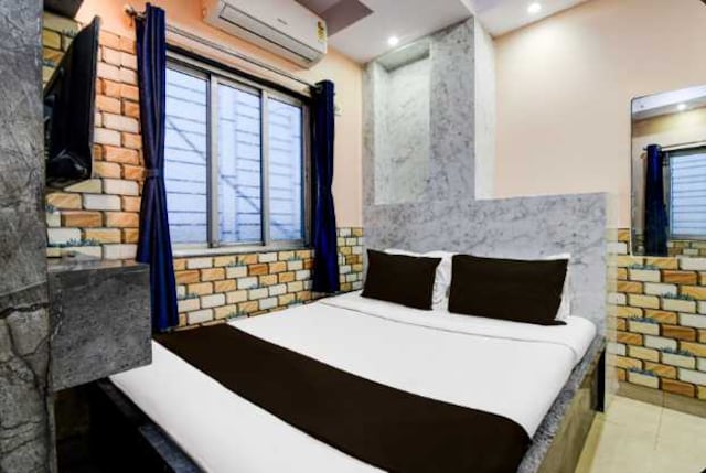 Collection O Park Street Road Formerly SR Royale