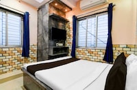 Collection O Park Street Road Formerly SR Royale