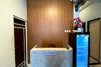 OYO 95180 Enshe Guest House Syariah 