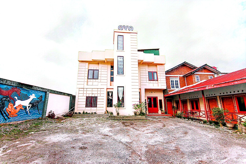 Dancenter Serdika Paviliun, Medan, Medan