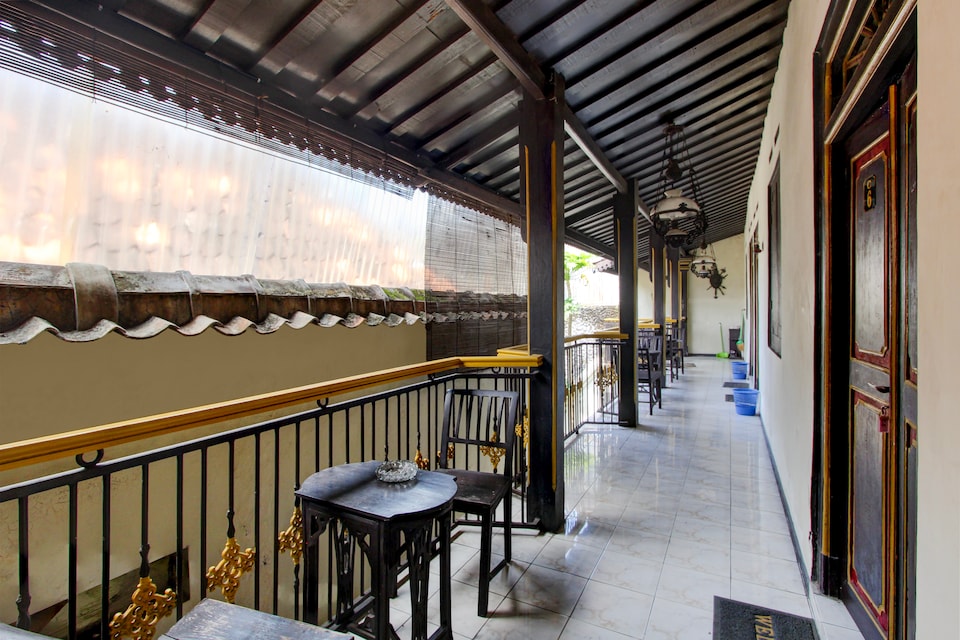 Hotel O near Kampung Batik Kauman formerly Chakra Homestay, Solo, Solo