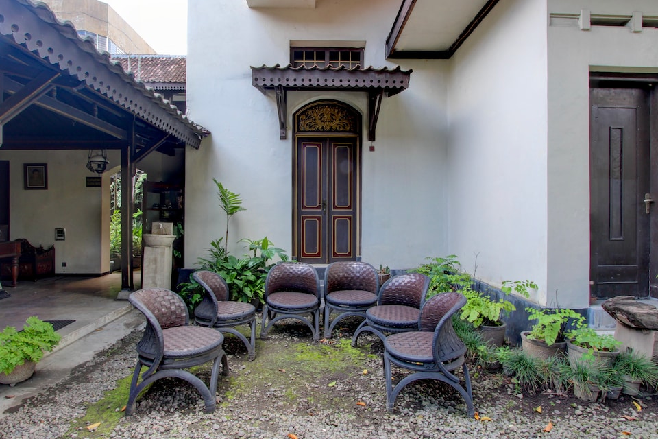 Hotel O near Kampung Batik Kauman formerly Chakra Homestay, Solo, Solo