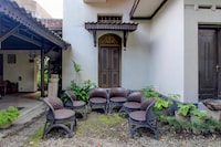 Hotel O near Kampung Batik Kauman formerly Chakra Homestay