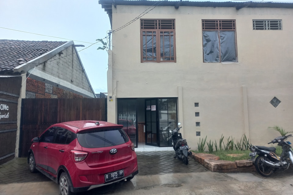 OYO 95184 Ms Home Syariah, Tegal, Tegal