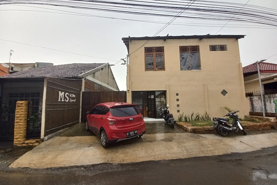 OYO 95184 Ms Home Syariah, Tegal, Tegal