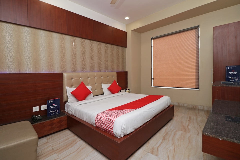 Hotel O Kanchan Residency, SBI Chauraha Mathura, Mathura