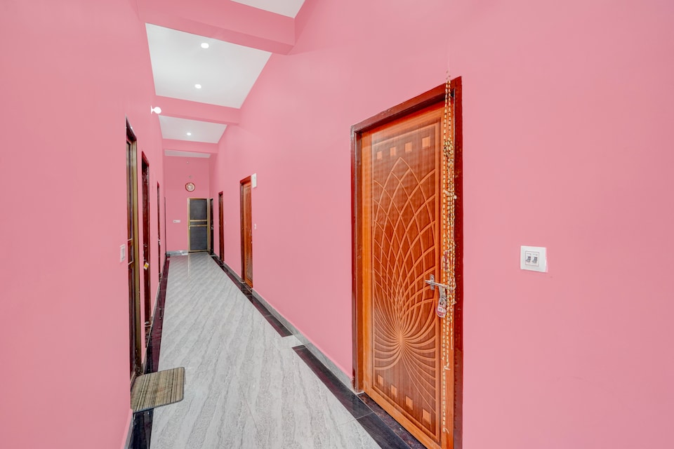 SPOT ON JK GUEST HOUSE, Golghar, Gorakhpur