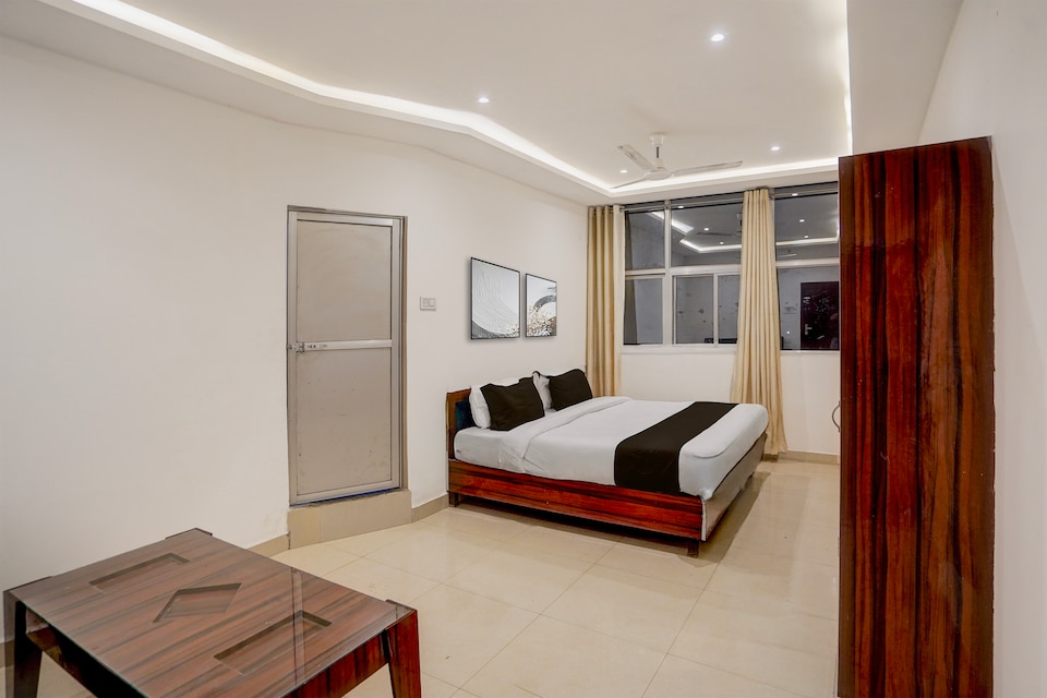 SPOT ON Hotel Sanskar Inn , Golghar, Gorakhpur