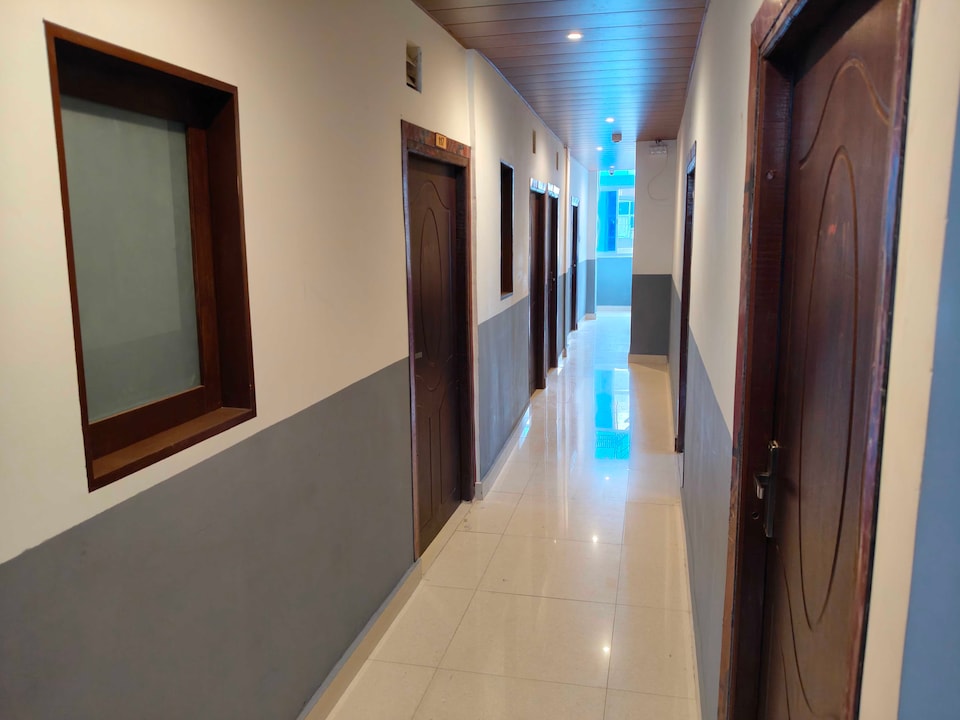 SPOT ON Hotel Sanskar Inn , Golghar, Gorakhpur