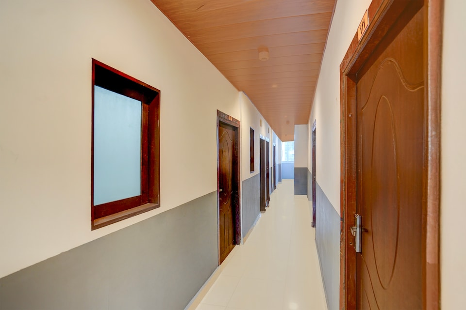 SPOT ON Hotel Sanskar Inn , Golghar, Gorakhpur