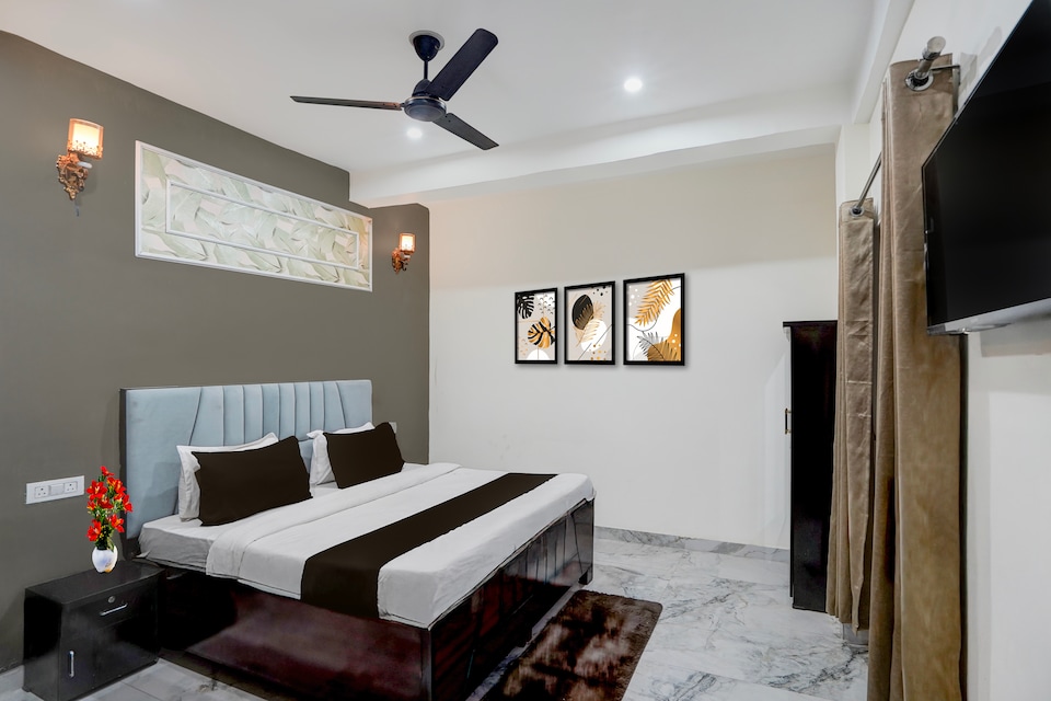 Super Hotel O Gaur City Centre Noida Formerly Dreamland Residency, Noida Expressway SEZ, Noida