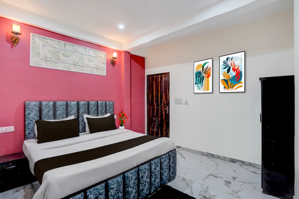 Super Hotel O Gaur City Centre Noida Formerly Dreamland Residency, Noida Expressway SEZ, Noida