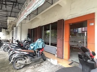 Hotel O near Mall Panakkukang formerly Aza Guesthouse