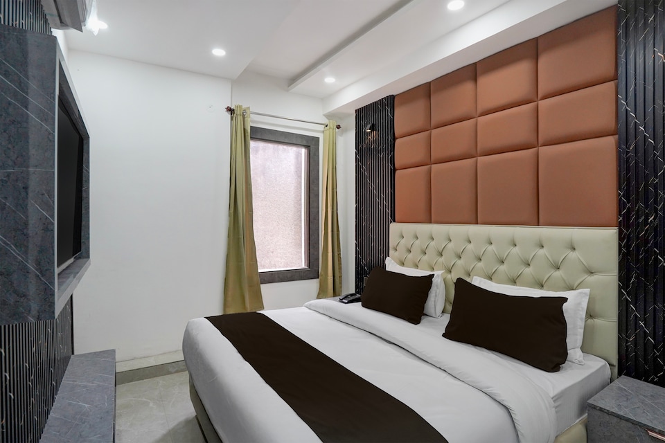 Hotel O royal palace, Paschim Vihar Delhi, Delhi