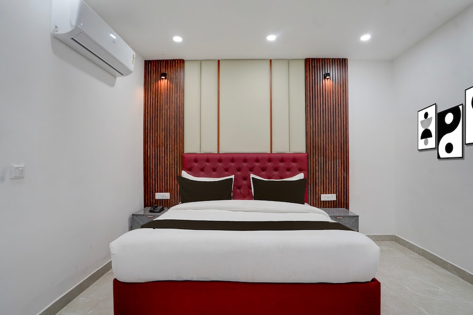 Hotel O royal palace, Paschim Vihar Delhi, Delhi