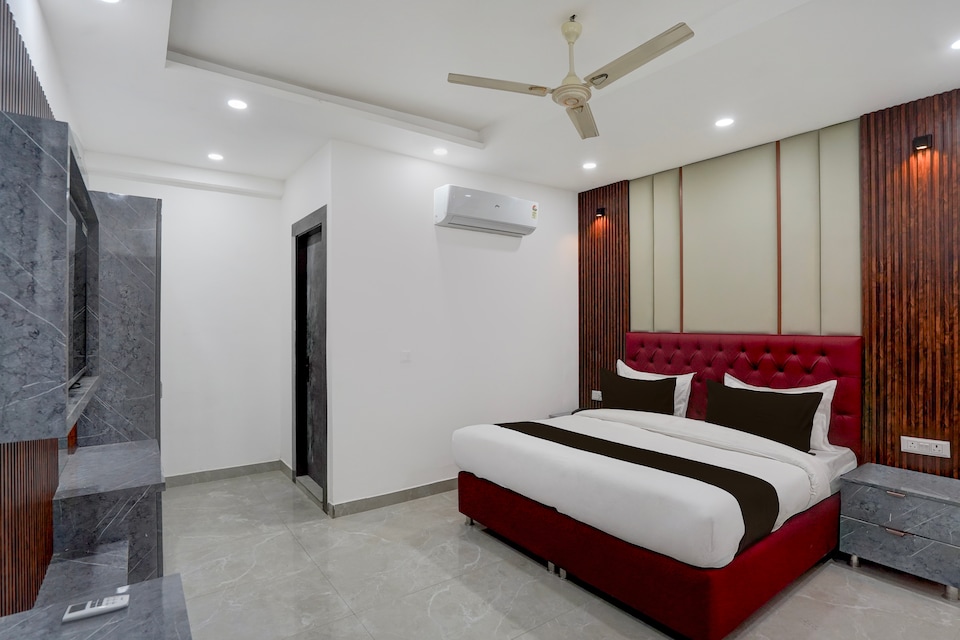 Hotel O royal palace, Paschim Vihar Delhi, Delhi