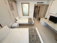 Jomtien Beach Hotel By Clubhouse