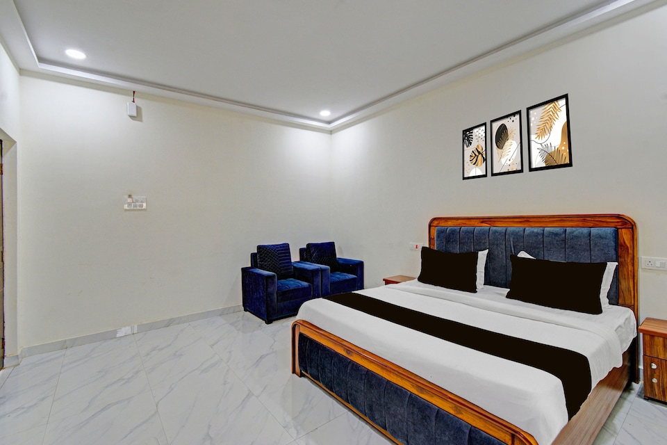 HOTEL O RR LIVING GRAND , Gachibowli, Hyderabad