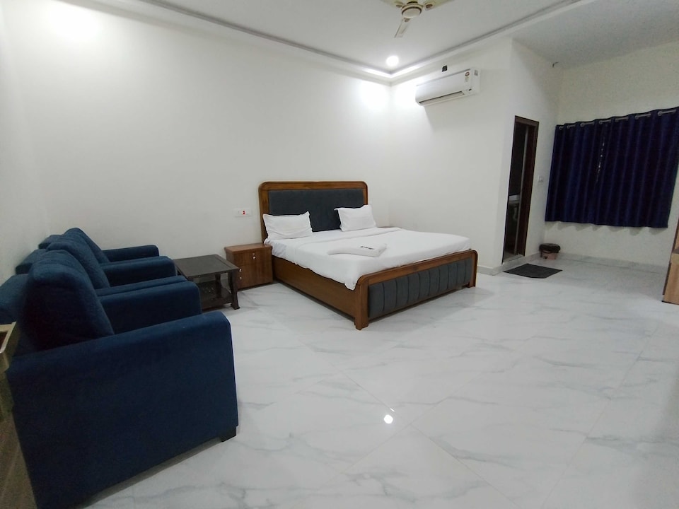 HOTEL O RR LIVING GRAND , Gachibowli, Hyderabad