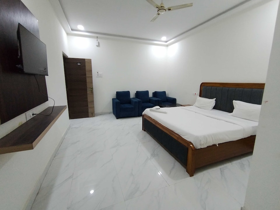 HOTEL O RR LIVING GRAND , Gachibowli, Hyderabad