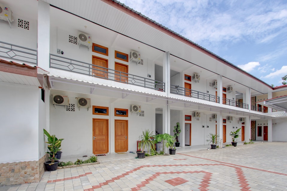 Hotel O Syariah near Plaza Ambarrukmo Yogyakarta formerly Teratai Inn, Condongcatur, Yogyakarta
