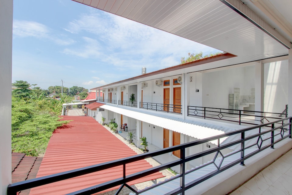 Hotel O Syariah near Plaza Ambarrukmo Yogyakarta formerly Teratai Inn, Condongcatur, Yogyakarta
