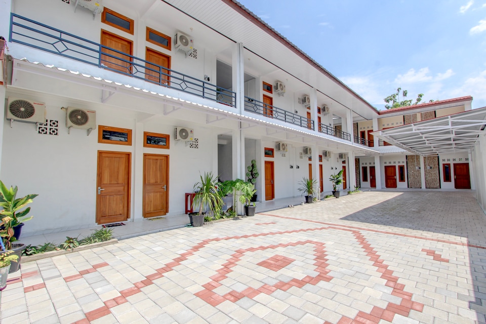 Hotel O Syariah near Plaza Ambarrukmo Yogyakarta formerly Teratai Inn, Condongcatur, Yogyakarta