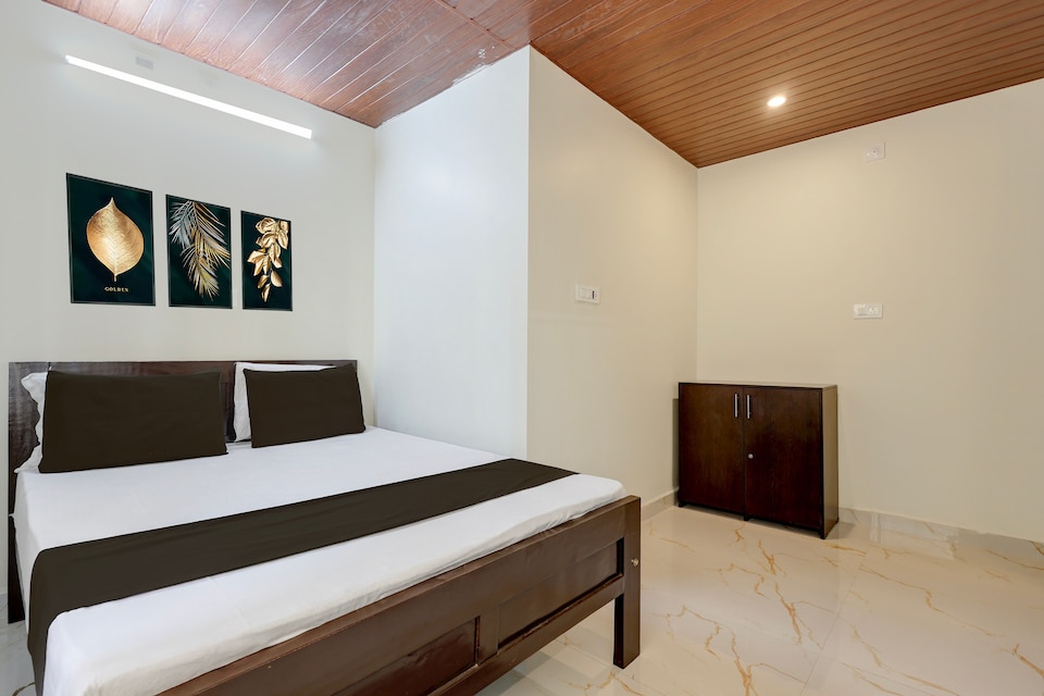 Hotel O SRINIVASA HOTEL LUXURY ROOMS , Transit Tirupati, Tirupati