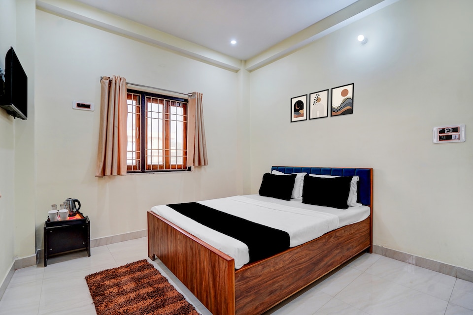 Hotel O Rukanpura Patna Formerly JC Menka Banquet Hall, Bailey Road, Patna
