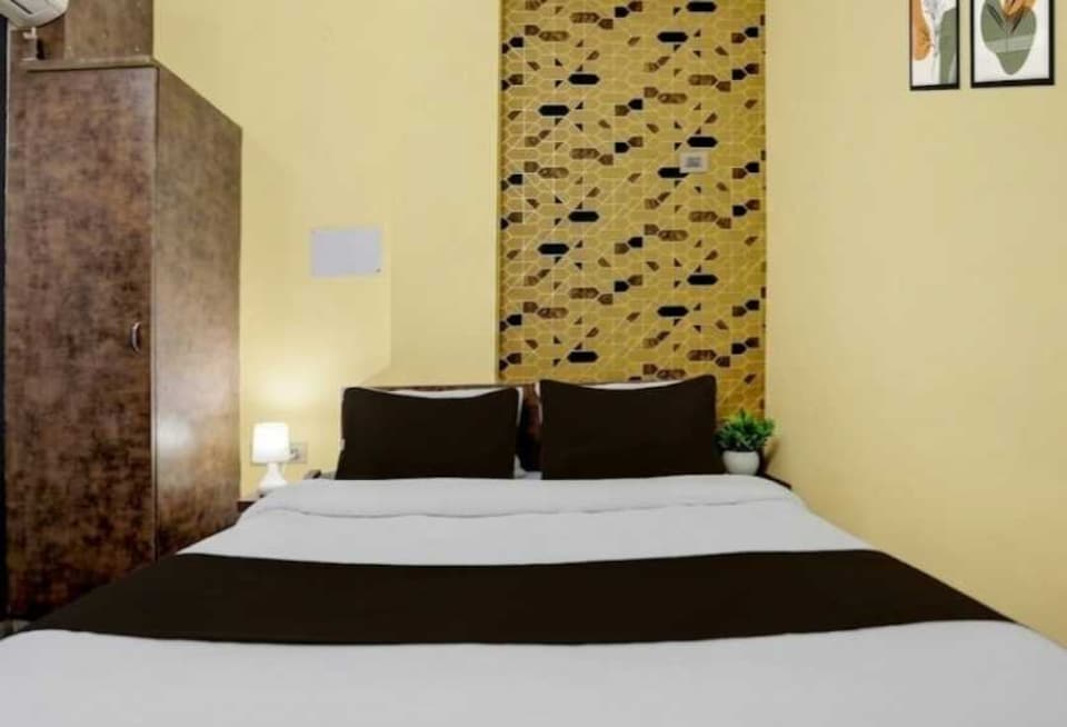 Hotel O Rukanpura Patna Formerly JC Menka Banquet Hall, Bailey Road, Patna