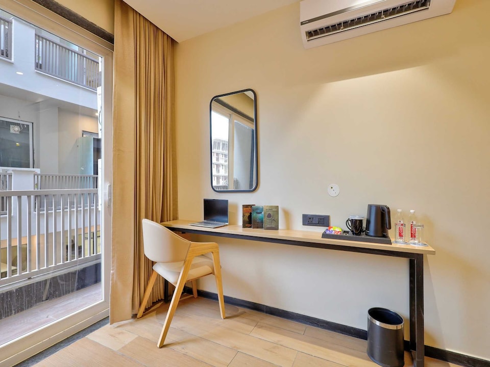 Palette Hotel & Convention Centre, Millennium City Gurugram, HUDA CENTRE 1, Gurgaon