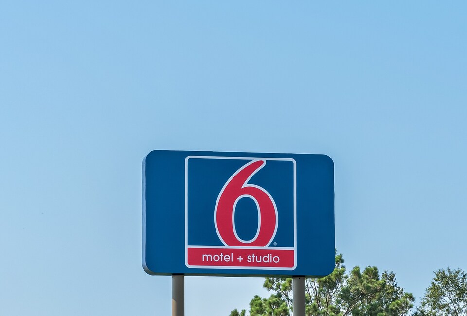 Motel 6 Williamston, NC – Highway 17, C27817, Williamston NC