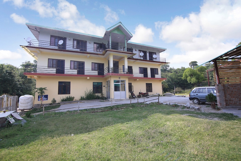 OYO Home 13816 Cozy Stay, Dharamshala, Dharamshala