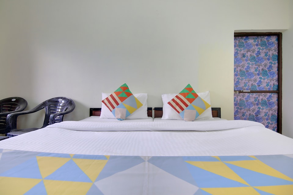 OYO Home 13816 Cozy Stay, Dharamshala, Dharamshala