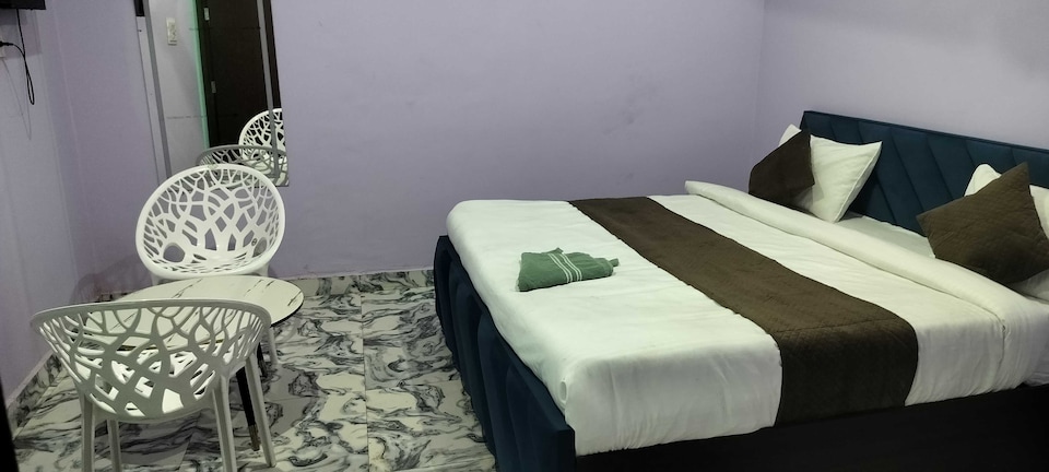 Hotel O Guru Residency , Faridabad, Faridabad