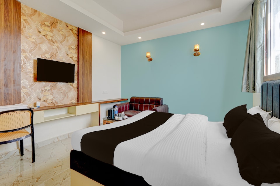 Super Townhouse IGIMS Patna Bailey Road Formerly Tribhuban Palace, Boring Road Patna, Patna