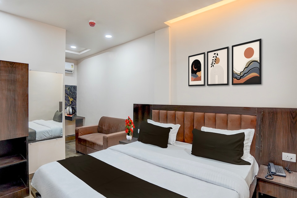 OYO Townhouse Oak Fazalganj Formerly RR Grand, Fazal Ganj Kanpur, Kanpur