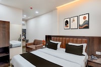 OYO Townhouse Oak Fazalganj Formerly RR Grand
