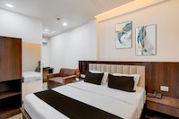 OYO Townhouse Oak Fazalganj Formerly RR Grand