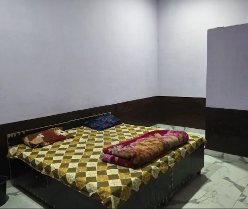 OYO 843597 Hotel Classic, Sahaswan, Sahaswan