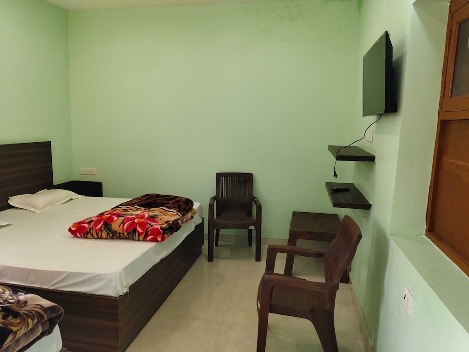 Hotel O City Guest House , Golghar, Gorakhpur