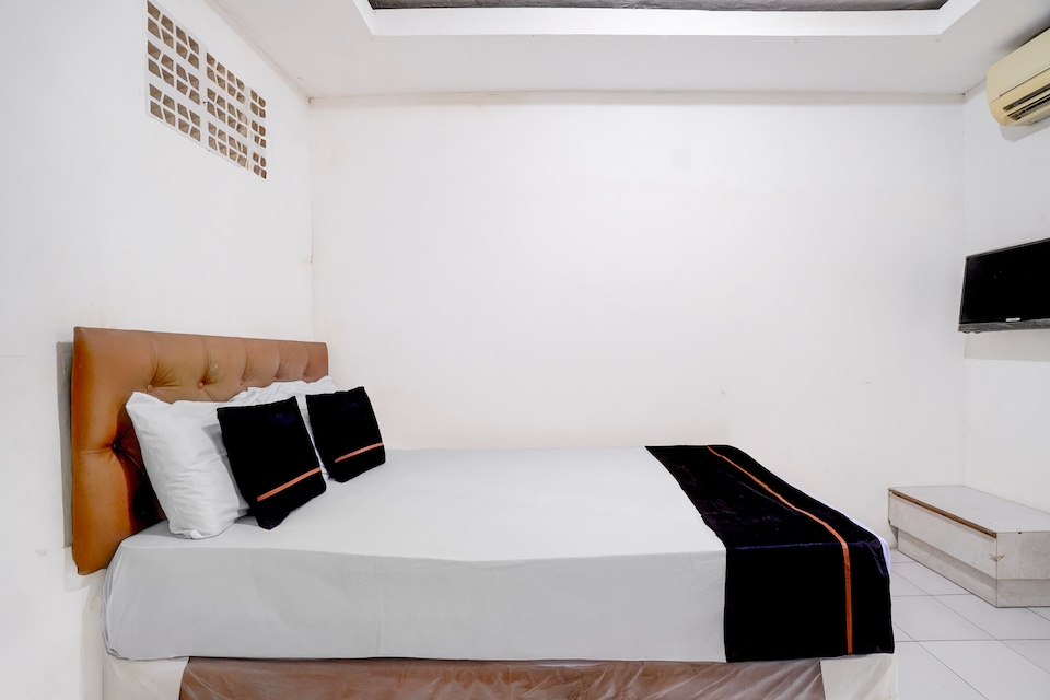 Hotel O near Plaza Pondok Gede formerly Angel Homestay, Bekasi, Bekasi
