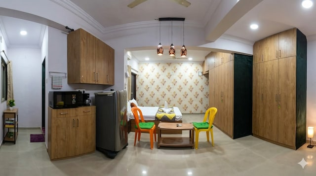 POP HOME 84361E Spacious, Stylish Home 