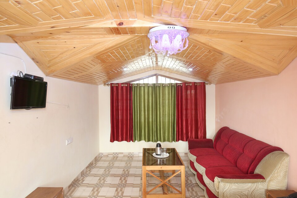 OYO Home 13828 Scenic View 2BHK, Bharari, Shimla