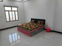 OYO 843662 SKY Hotel