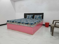 OYO 843662 SKY Hotel