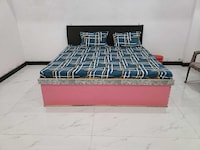 OYO 843662 SKY Hotel